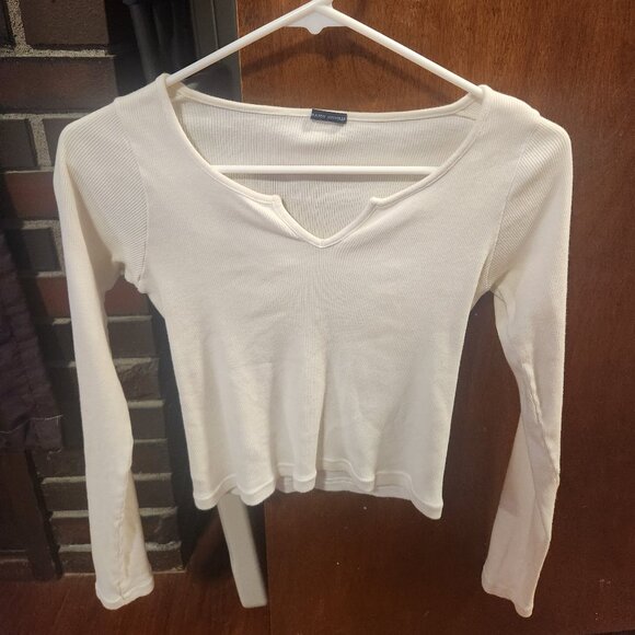 Brandy Melville Tops - Brandy Melville Long Sleeve Crop Top